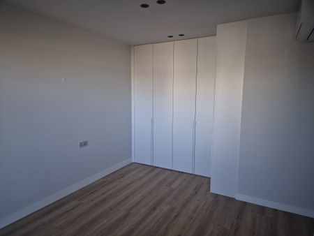 Apartamento T2 novo a estrear em condomínio com piscina - Photo 5