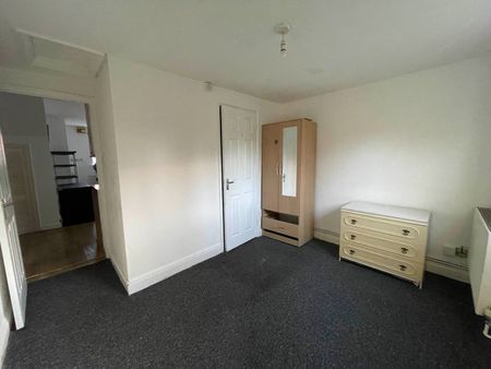 1 Bed Flat, Filton Avenue, BS7 - Photo 2