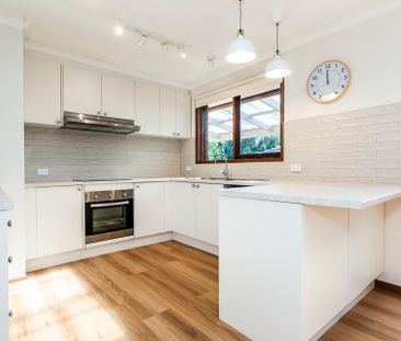 Immaculate 2 Bedroom Unit - Photo 6