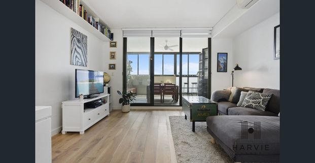 Sophisticated One-Bedroom Apartment in Vibrant Hornsby Hub - Photo 1