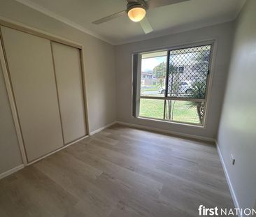 LOVELY LOWSET FAMILY HOME ON A LARGE CORNER BLOCK - Photo 4