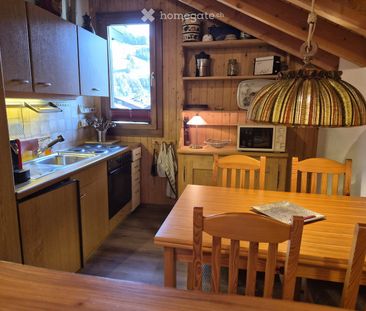 Idyllische, möblierte 2.5-Zimmer-Dachwohnung mit Balkon in Studen (... - Photo 3