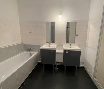 Location Appartement 3 pièces 103m² - Photo 5