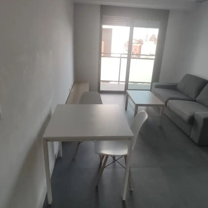 Apartamento de alquiler en Juan de Borbón - Photo 1