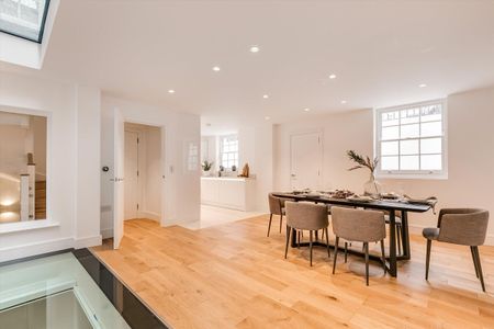 4 Bedroom house to rent in Chelsea, Burnsall Street SW3 - Photo 3