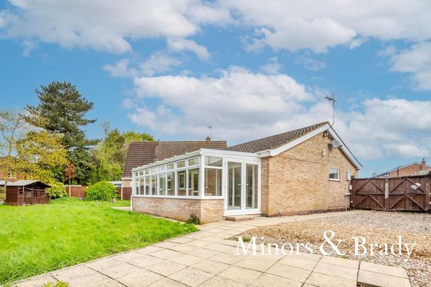 3 bedroom detached bungalow to rent - Photo 1