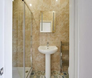 3 Bed Flat - Photo 5