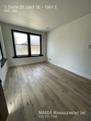 PRIME BACHELOR DOWNTOWN CHATHAM! INCLUSIVE! - Photo 1