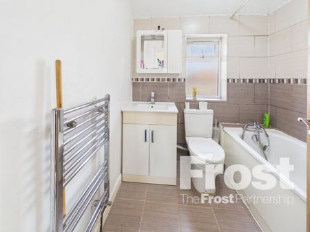 73a Broadmark Road, Slough, Berkshire,SL2 - Photo 3