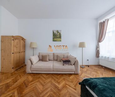 Garsoniera moderna, etaj 1, parcare interioara, Centru Istoric, Brasov - Photo 1