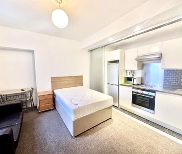 Studio to rent - Photo 6
