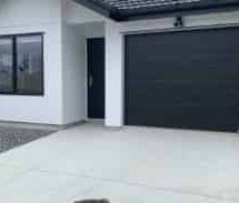 Brand New 4 bed + 2 Bath + garage - Photo 3