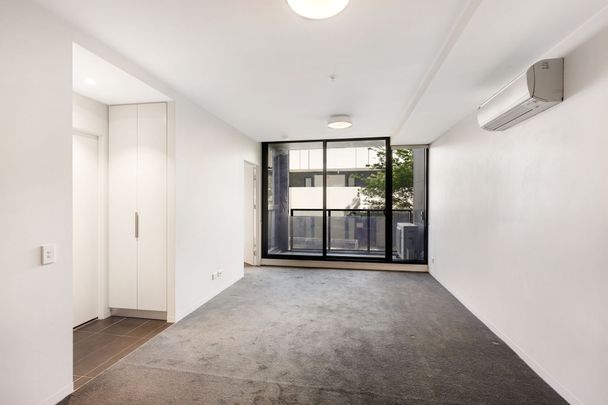 IN THE HEART OF IT ALL&mldr; - Photo 1