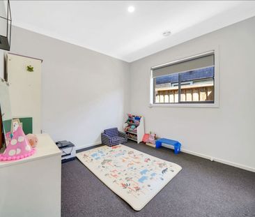 Your Dream Family Home Awaits: Modern 4-Bedroom Haven with Stunning... - Photo 5