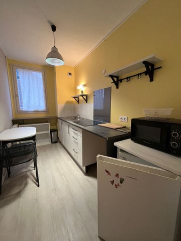 Location Appartement 1 pièce 31m² - Photo 3