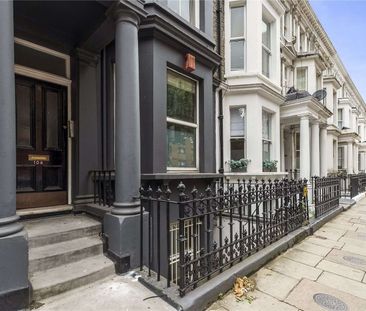 A charming two bedroom flat with garden just moments from the Kings Road. - Photo 1