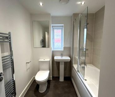 2 bedroom semi-detached house to rent - Photo 6