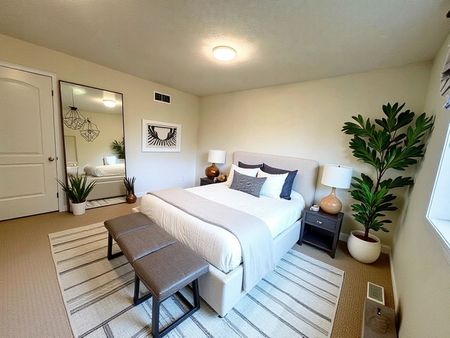 $2,949 / 3 br / 2.5 ba / 23 Irongate dr - Photo 2