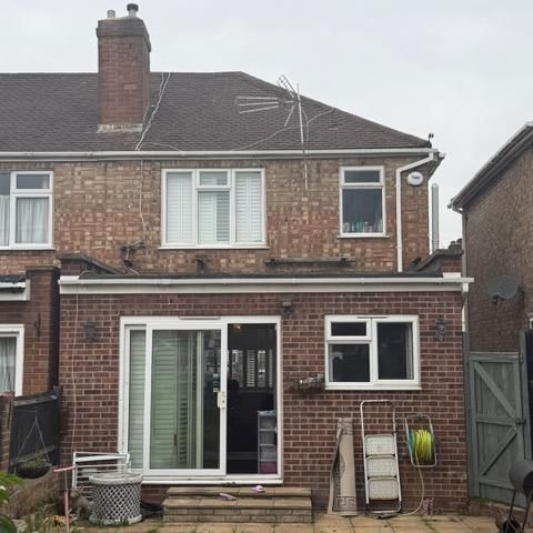 3 bedroom end of terrace house to rent - Photo 1