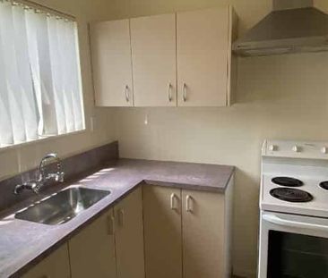 Refurbished Two-Bedroom Delight - Photo 4