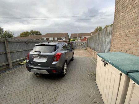 3 bedroom terraced house to rent - Photo 5