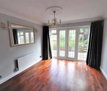 5 bedroom detached house to rent - Photo 1