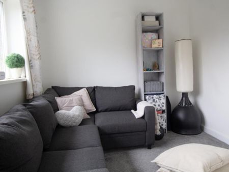 3 bedroom terraced house to rent - Photo 3