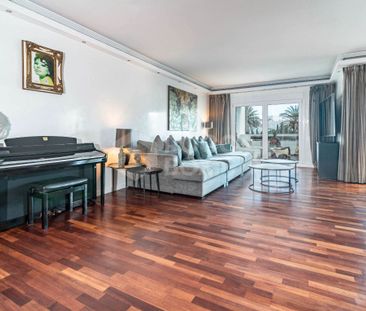 Luxurious Beachside Apartment in Puerto Banus, Marbella - Foto 2