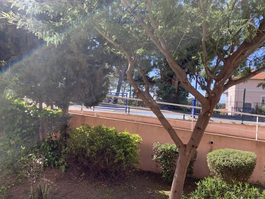 Location Appartement 2 pièces 32m² HYERES 83400 - Photo 1