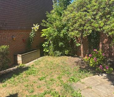 3 bedroom terraced house to rent - Photo 6