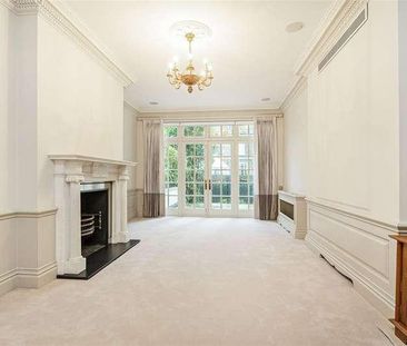 Victoria Road, Kensington, London, W8 - Photo 2