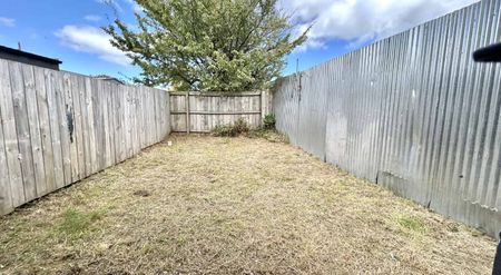 Avondale, Spacious Studio Apartment - Photo 3