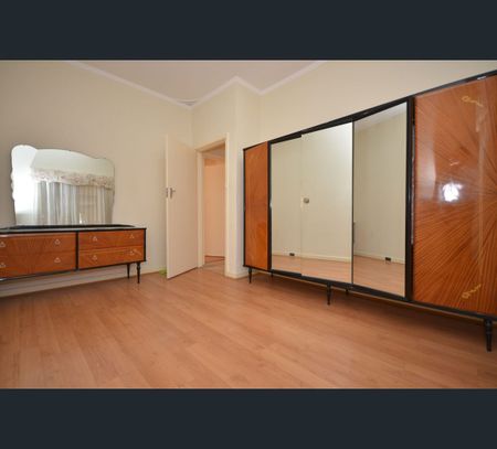 10 Cookham Road, Lathlain, WA 6100 - Photo 2