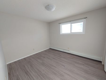 1 Bedroom Unit in Mature Area of Downtown! - Photo 2