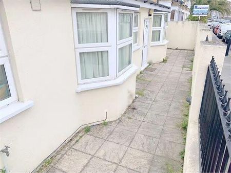 1 bedroom bungalow to rent - Photo 5
