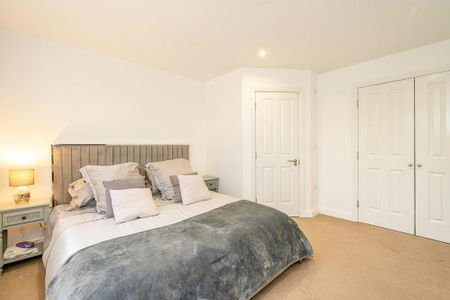 3 bedroom apartment to rent - Photo 4