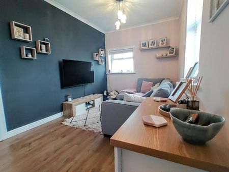 3 bedroom end of terrace house to rent - Photo 5