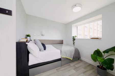 Silver Ensuite - Photo 2