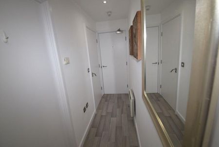 1 bedroom flat to rent - Photo 2