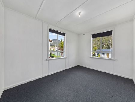 Neat and tidy Chigwell home - Photo 5