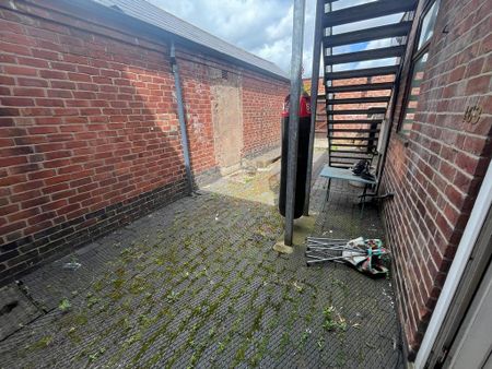 1 bedroom flat to rent - Photo 3