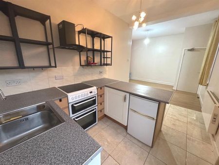 1 bedroom flat to rent - Photo 2