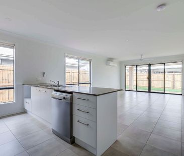 Perfect Family Home - Photo 3