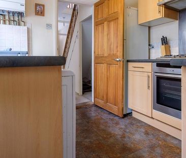 3 bedroom terraced house to rent - Photo 3
