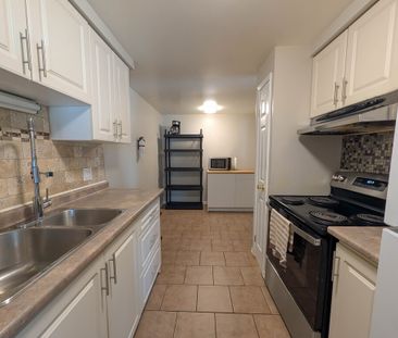 3 Tara Crescent, Thorold - 4 Bedroom Semi Detached House - Photo 1