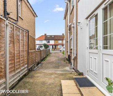 3 bedroom semi-detached house to rent - Photo 1