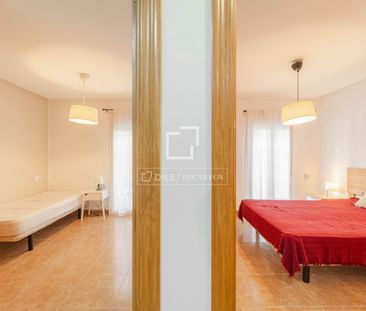 2 Bedroom apartment for rent in Valencia Region, Valencia - Photo 3
