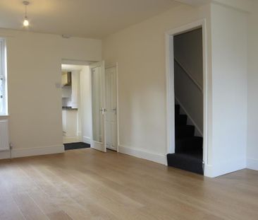 3 bedroom end of terrace house to rent - Photo 4
