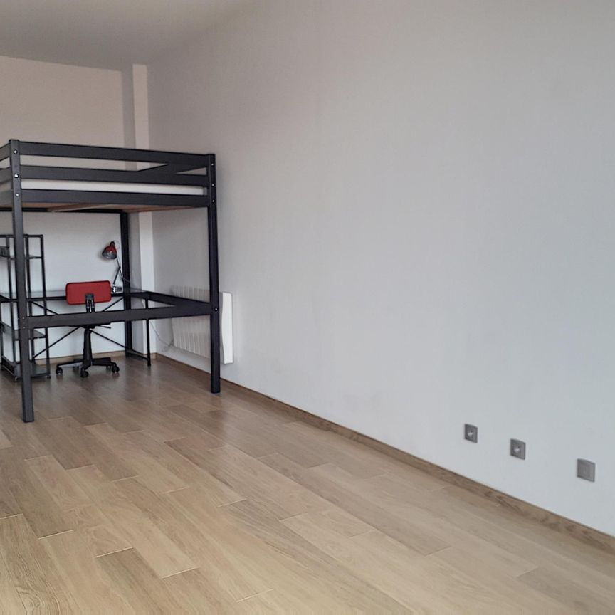 Location Appartement 1 pièce 31m² TROYES 10000 - Photo 1