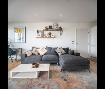 2 Bed Flat, Leven Road, E14 - Photo 1